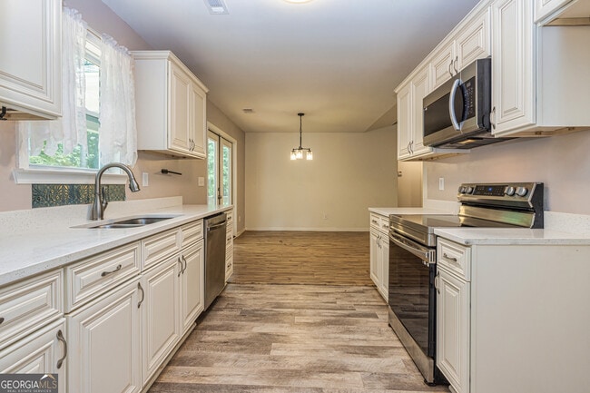 Building Photo - 759 Alvaton Rd