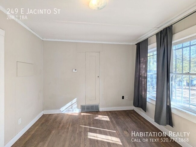 Building Photo - 249 E Jacinto St