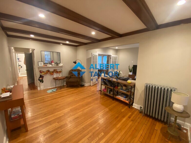 Building Photo - 21 Moraine St