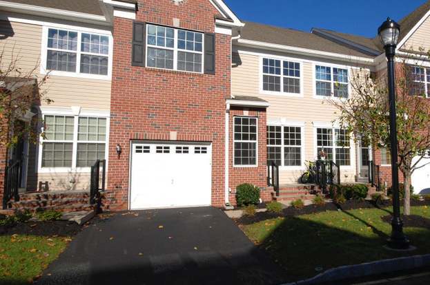 Building Photo - 2319 Berkshire Ln