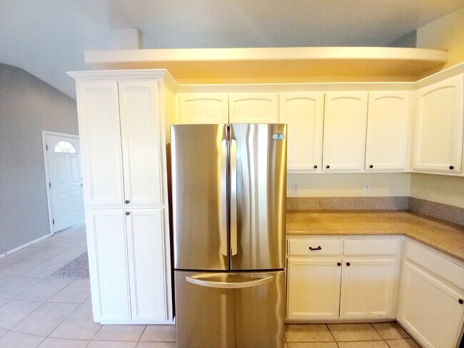 Building Photo - Spacious 3 bedroom, 2 bath with bonus room in Indian Cove