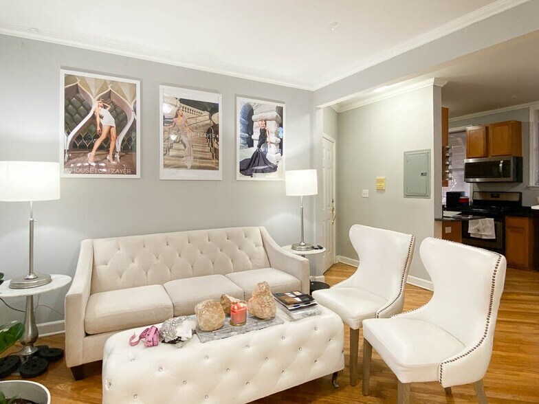 Building Photo - 1619 W Wallen Ave