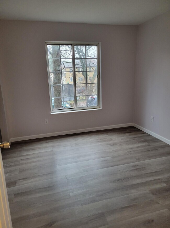Building Photo - 4816 Glenway Ave