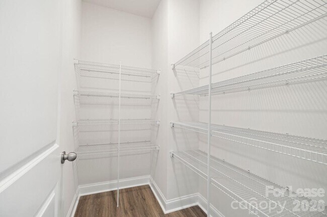 Building Photo - 1024 Arbury Way