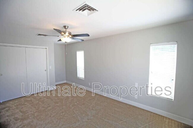 Building Photo - 3809 W Crocus Dr
