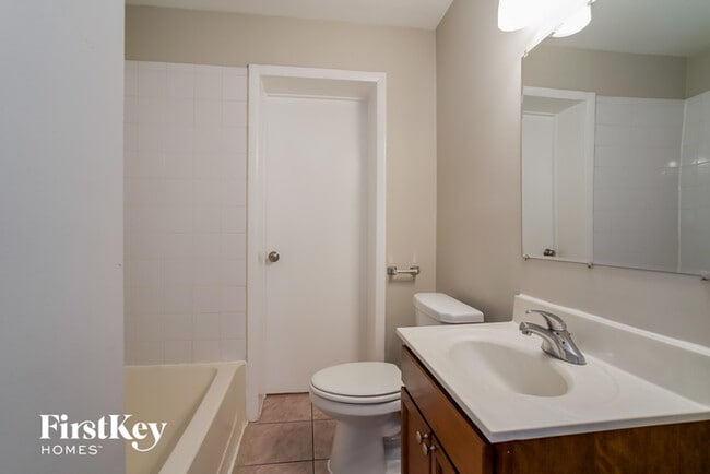 Building Photo - 4033 Gremley Ave