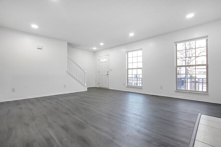 Building Photo - 617 Arden St
