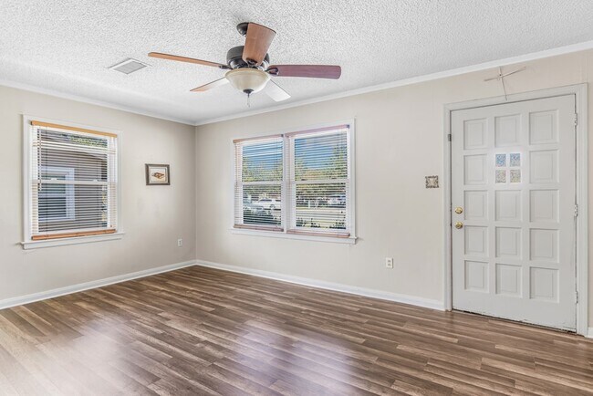 Building Photo - 1405 W Tennessee Ave