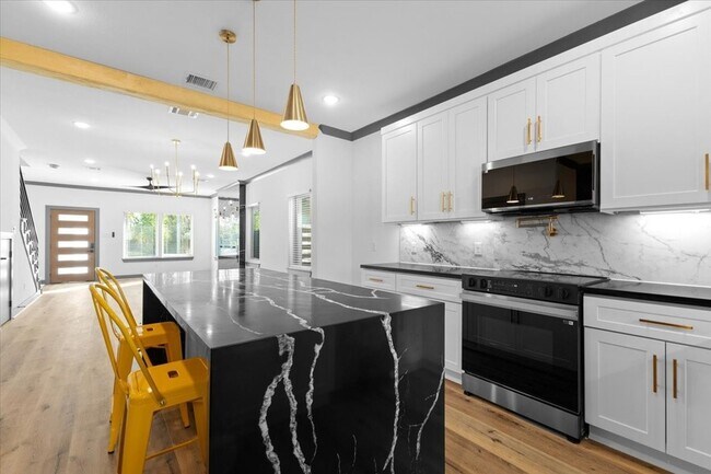 Building Photo - 7949 Attwater St