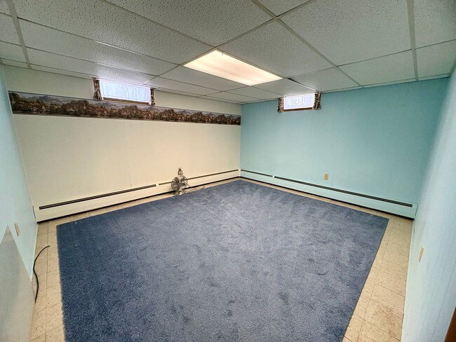 Building Photo - 3 Bedroom 2 Bathroom in Annville w/Huge Ga...