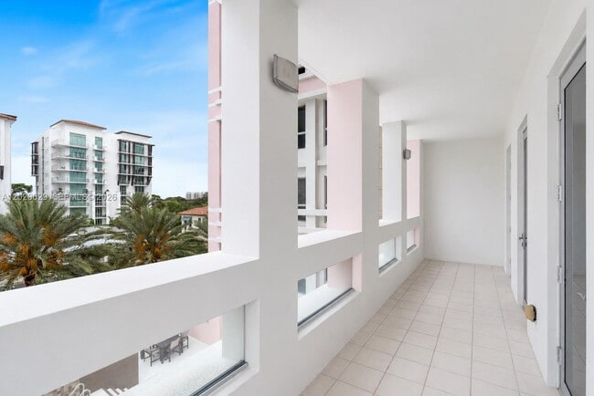 Building Photo - 455 E Palmetto Park Rd