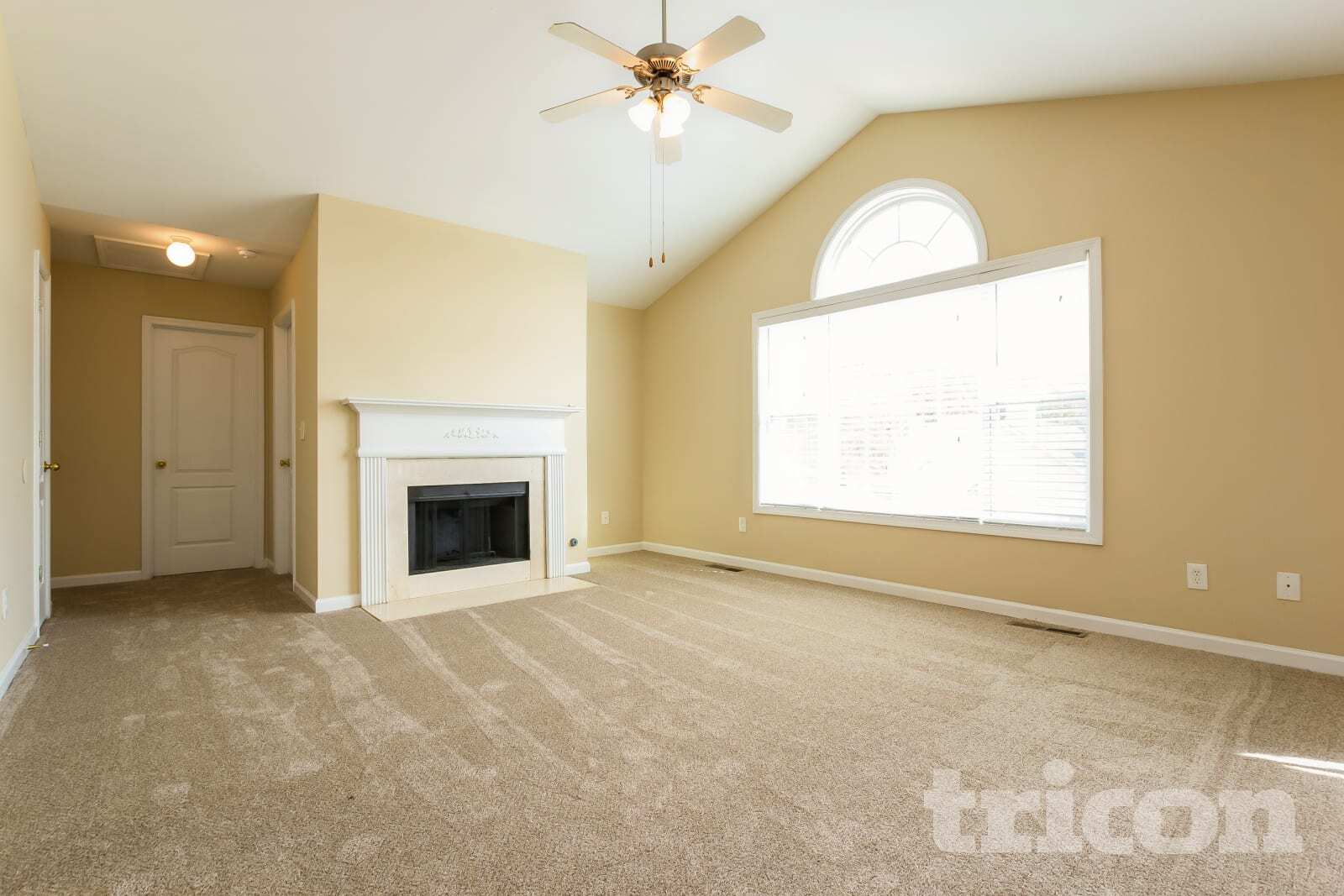 Building Photo - 6355 Queensdale Dr