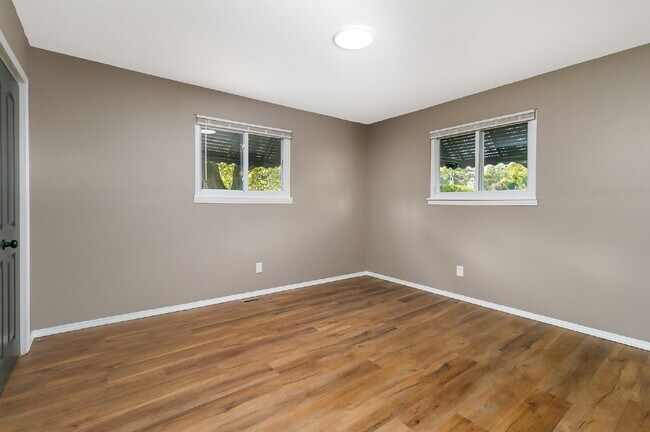 Building Photo - Charming & Modern 3 Bed / 1 Bath Home in Florissant