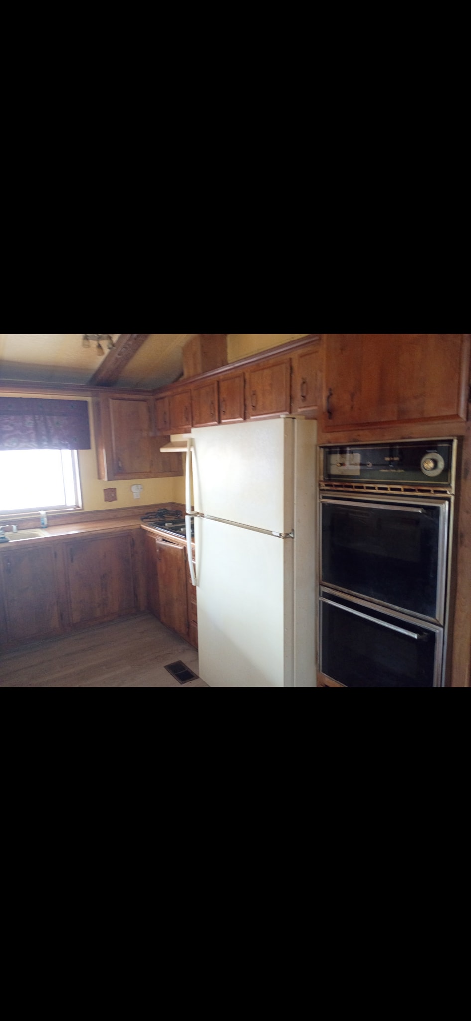 Building Photo - 203 Shoshone Ln