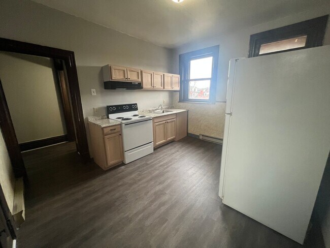 Building Photo - 1203 Reddour St