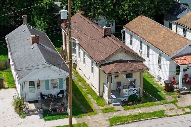 Building Photo - 2741 Dakota Ave