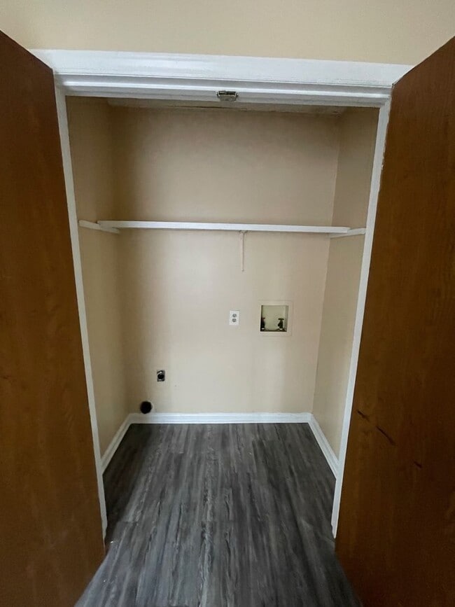 Building Photo - Come take a look at this gorgeous 2 Bedroo...