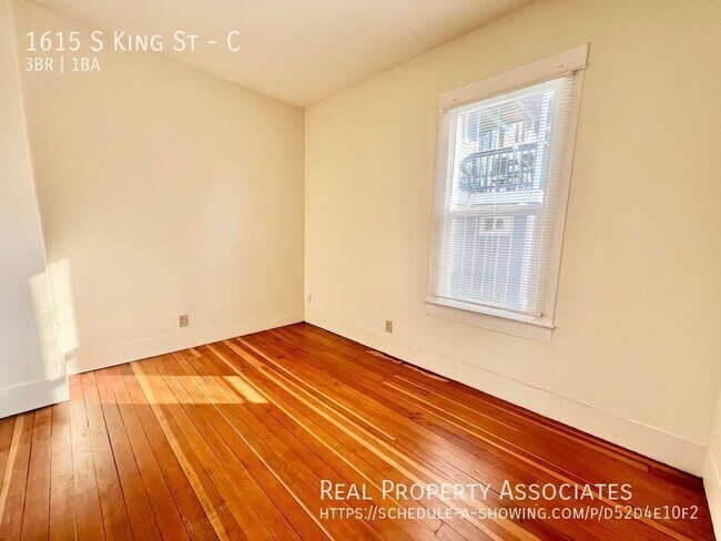 Building Photo - 1615 S King St