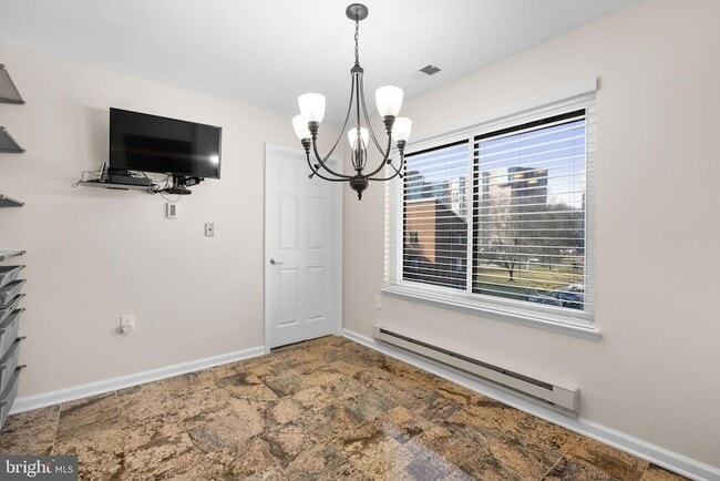 Building Photo - 15316 Pine Orchard Dr