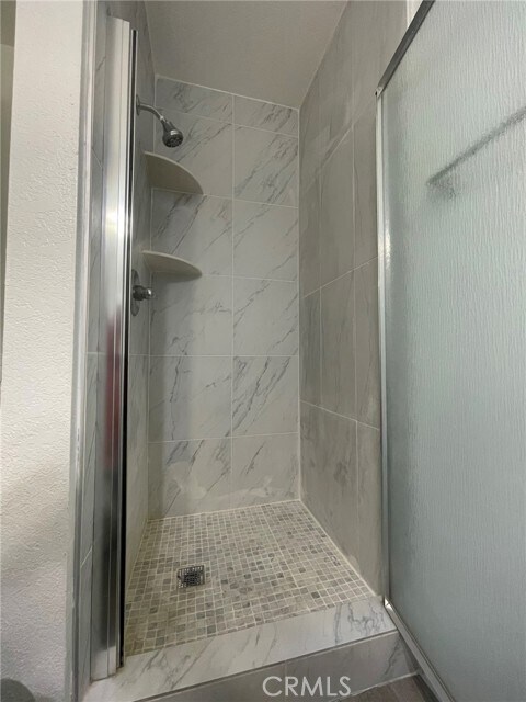 Building Photo - 1830 N Vineyard Ave