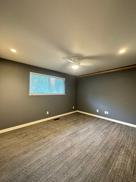 Building Photo - 15030 SW 150th Ct