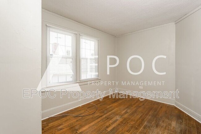Building Photo - 1007 S Main St