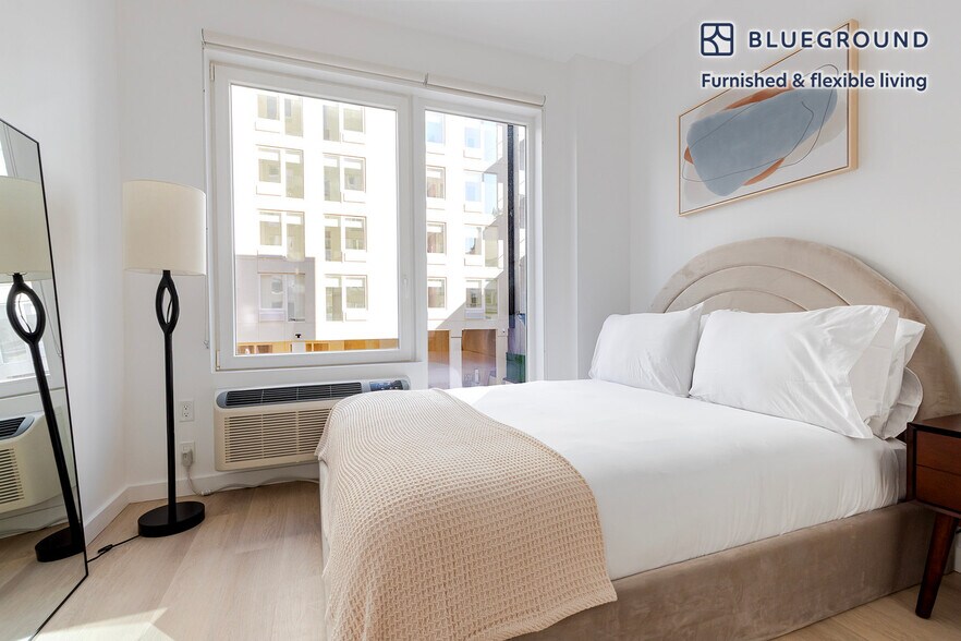 Building Photo - 525 Pacific St