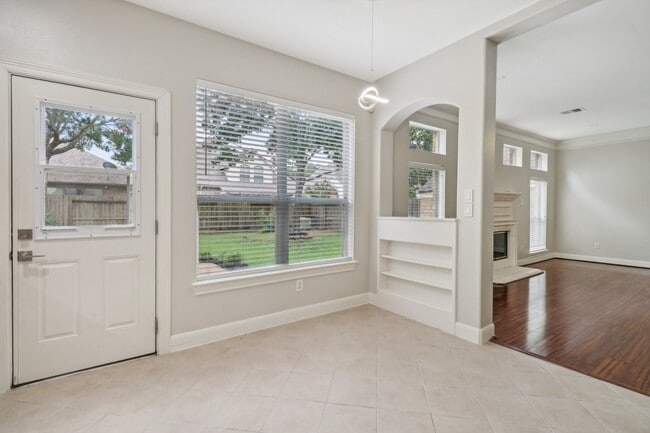 Building Photo - 12611 Brookfield Park