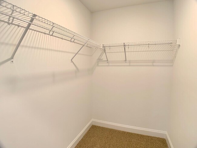Building Photo - 733 Banister Dr