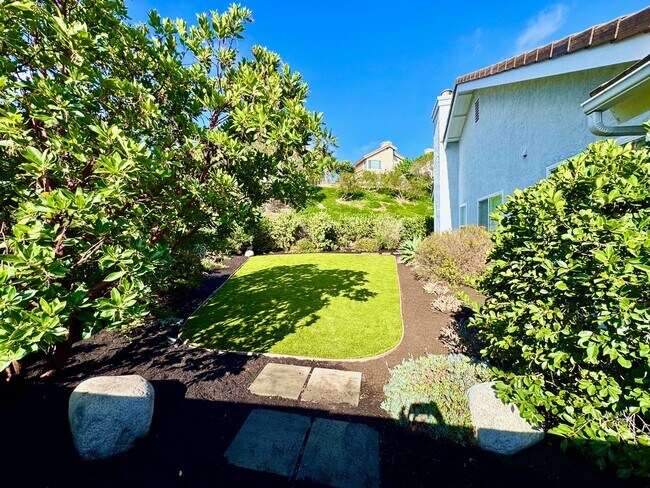 Building Photo - FOR RENT Call For Availability 3Br/3Ba 2128 Sqft Fully Furnished Del Mar Heights Vacation Home, C...