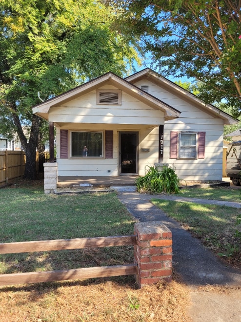 Building Photo - 1717 S W St