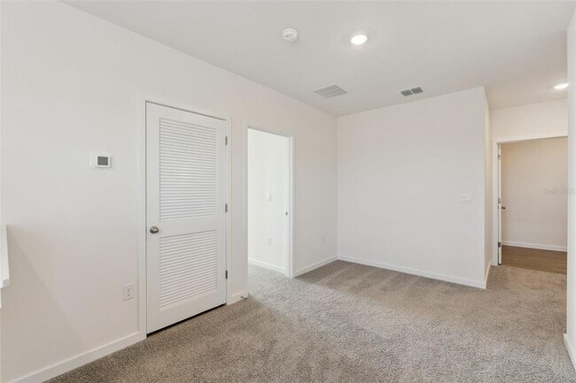 Building Photo - 2113 Walnut Crk Dr