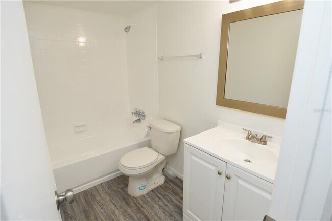 Building Photo - 5006 Moro Manor Dr