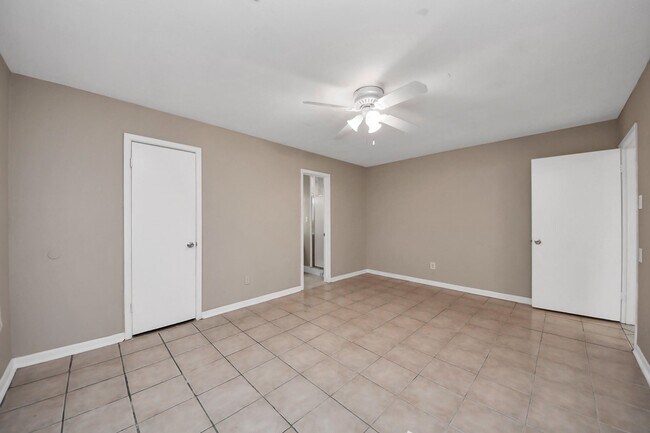 Building Photo - 11607 Neff St