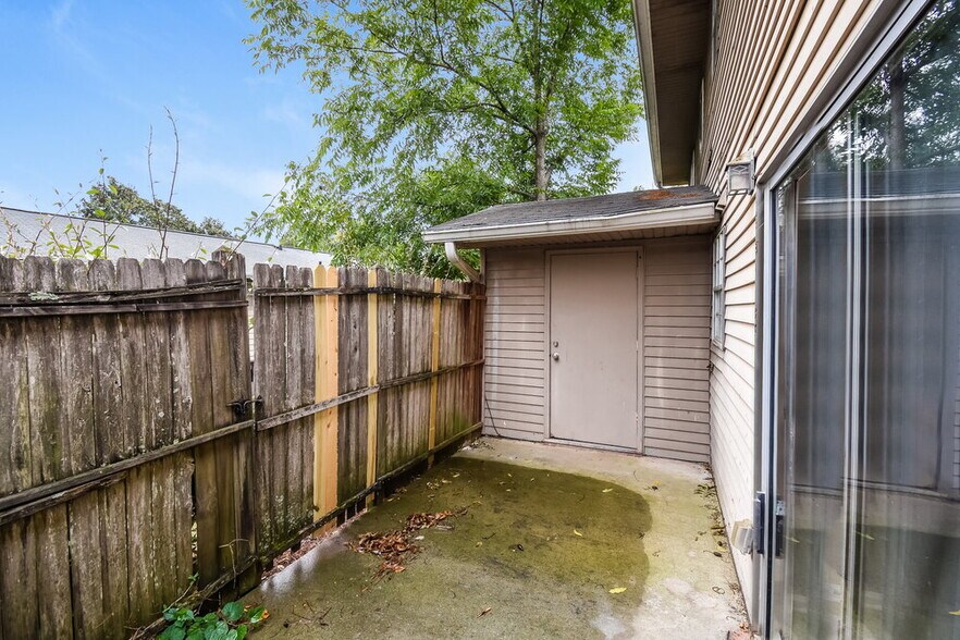 Building Photo - 417 Northdale Ct