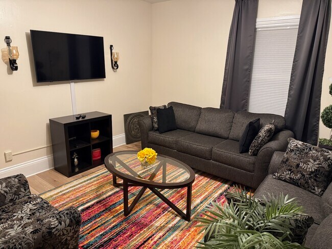 Living Room - 9 Lyon Ct