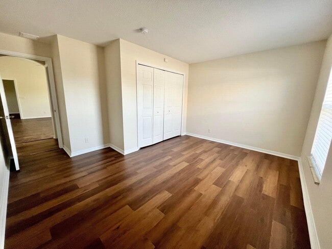 Building Photo - 532 SW Kabot Ave