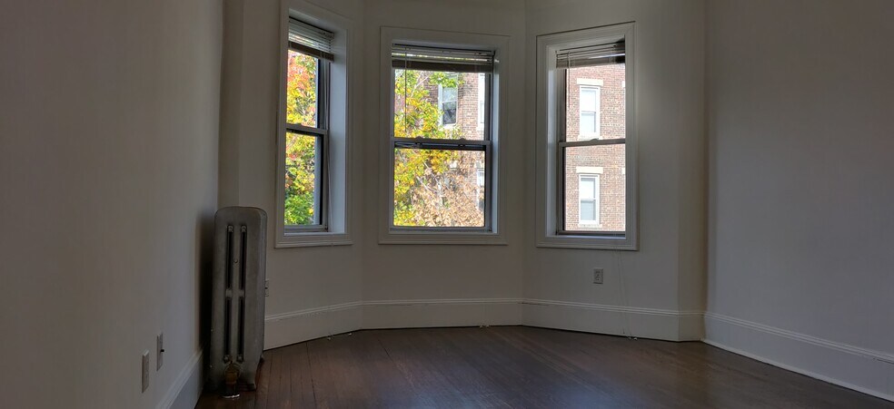 Building Photo - 109 Queensberry St