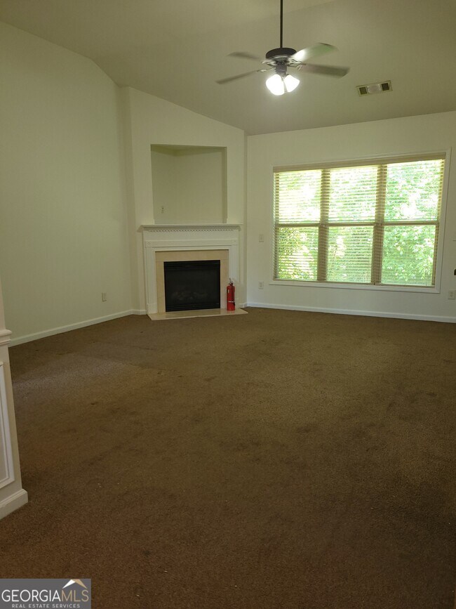 Building Photo - 175 Spinner Dr