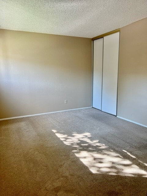 Building Photo - 901 Veterans Dr