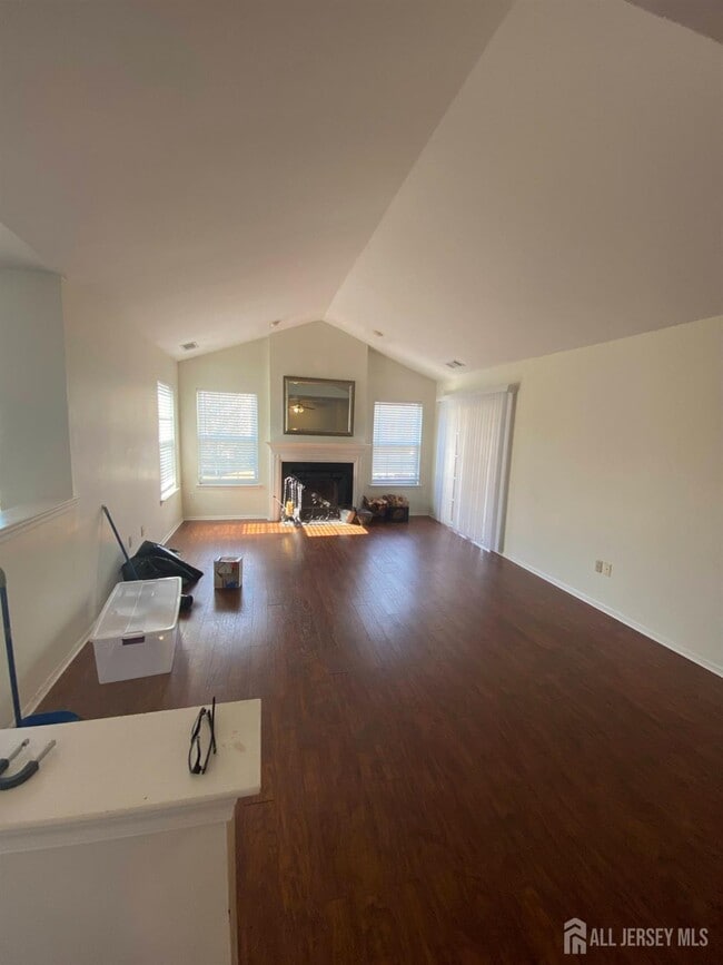 Building Photo - 333 Bowler Ct