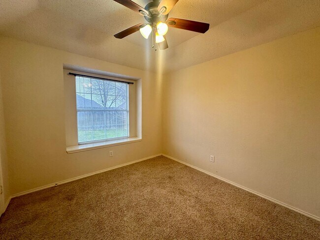 Building Photo - Park Glen Keller ISD Move-In April