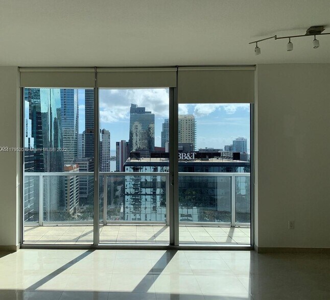 Primary Photo - 1050 Brickell Ave