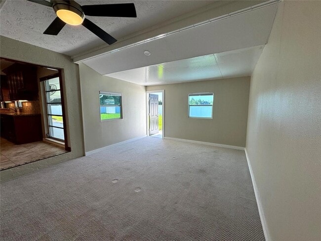 Building Photo - 5608 43rd Ave E
