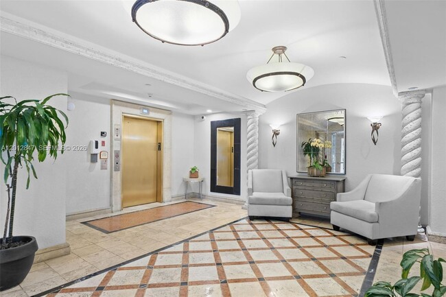 Building Photo - 731 Crandon Blvd