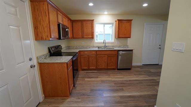 Building Photo - 800 Hemlock Dr