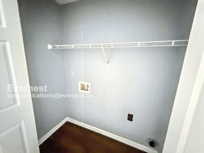 Building Photo - 6927 Brittany Ln