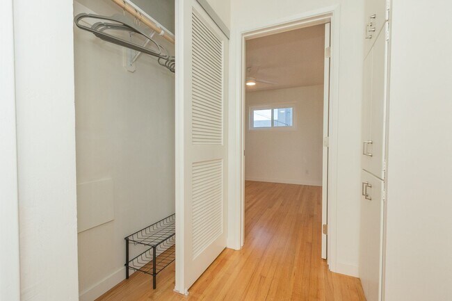 Building Photo - Beautifully Remodeled 2 Bed/1Bath Home with Ocean and Bay Glimpses in Ocean Beach!