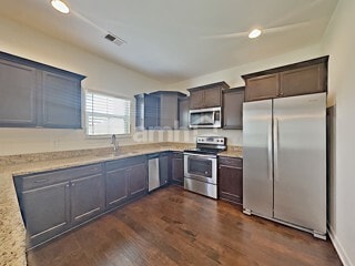 Building Photo - 4344 Freemark Dr