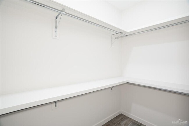 Building Photo - 31 Dragonfly St